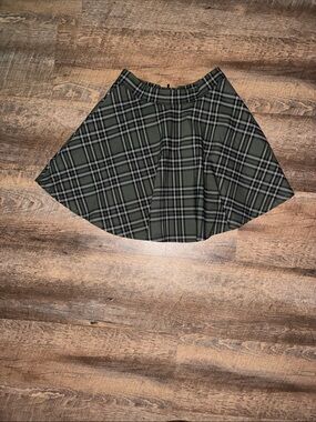 Francesca's Collections Olive Green Plaid Circle Skirt